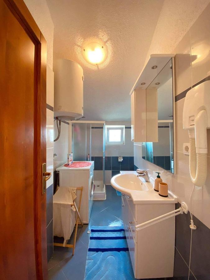 Apartman Luna Sveti Lovrec Pazenaticki Exterior foto