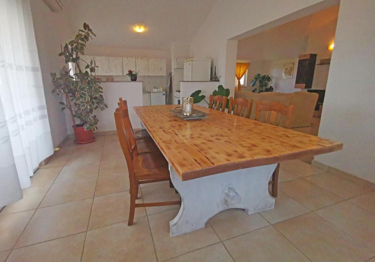 Apartman Luna Sveti Lovrec Pazenaticki Exterior foto