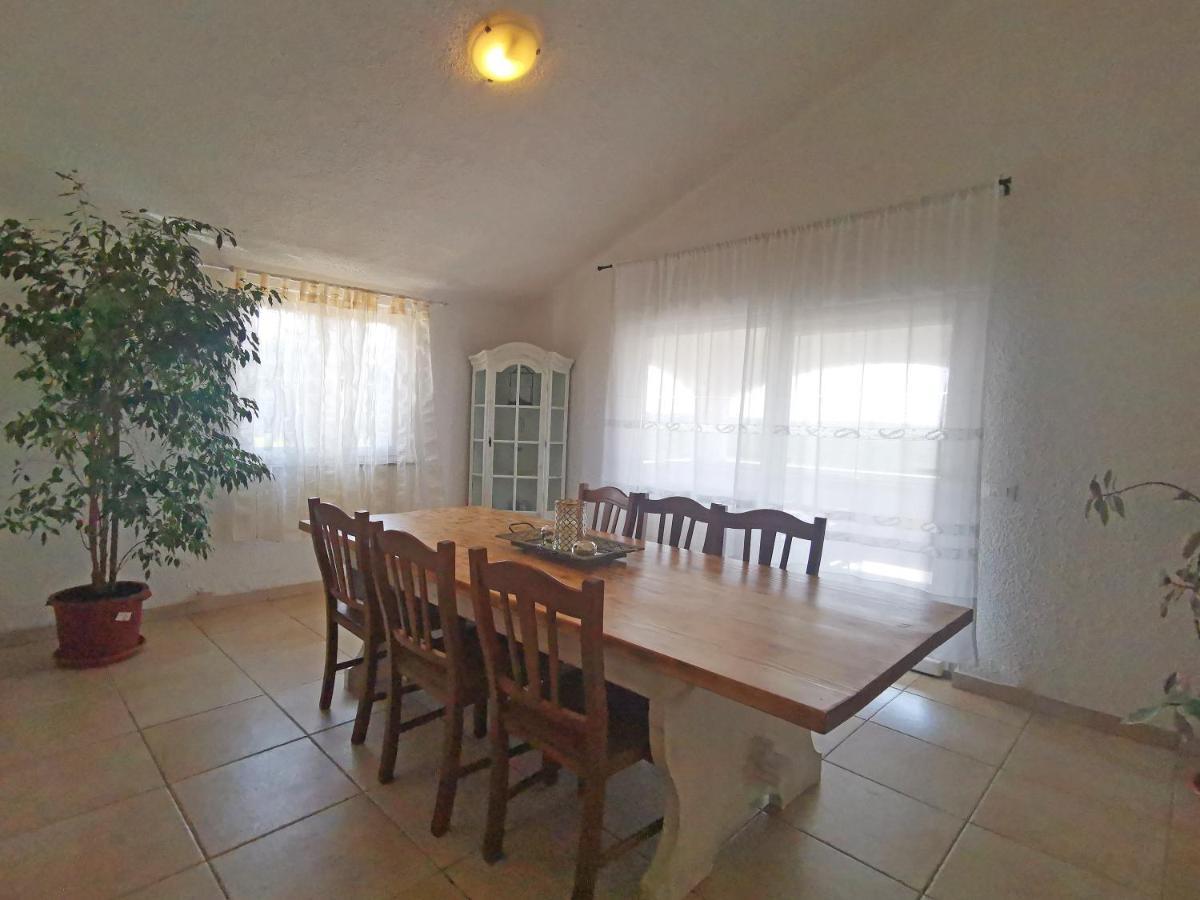 Apartman Luna Sveti Lovrec Pazenaticki Exterior foto
